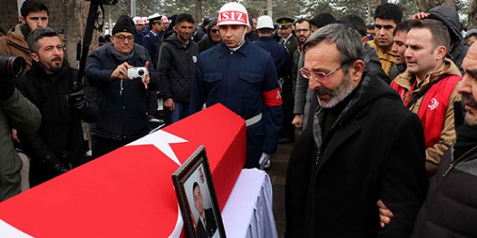 Türkiye şehitlerine ağladı