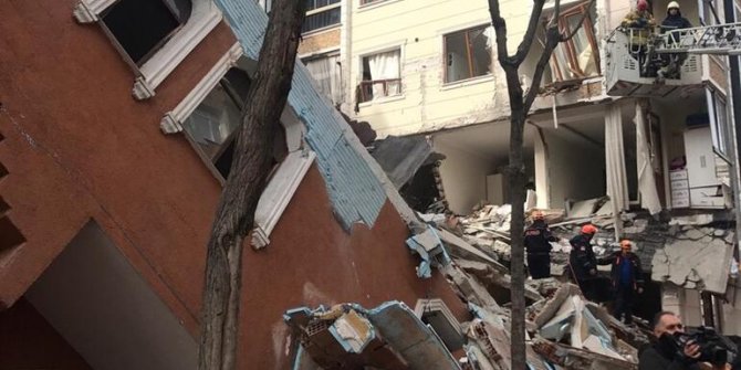 İstanbul Bahçelievler'de 7 katlı bina çöktü! Ekipler bölgede..