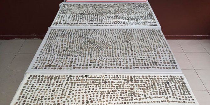 Portakal kasasında tarihi 4 bin 45 sikke ele geçirildi