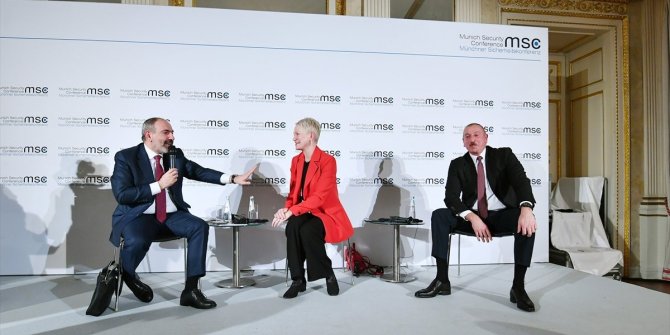 Tarihte bir ilk: Azerbaycan-Ermenistan liderleri tartıştı