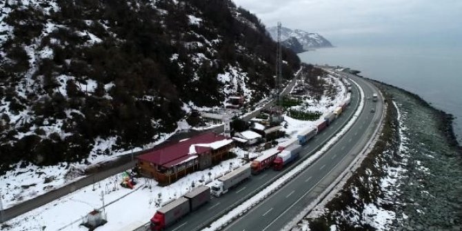 Sarp Sınır Kapısı'ndaki TIR kuyruğu, Fındıklı'ya ulaştı