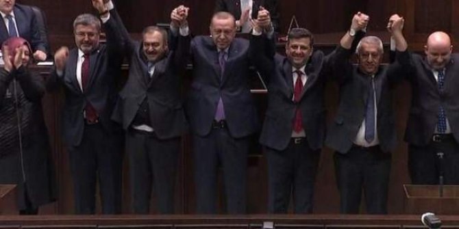 5 belediye başkanı AK Parti'ye katıldı