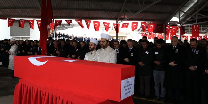 İdlib şehidi sözleşmeli er memleketi Gaziantep'te toprağa verildi
