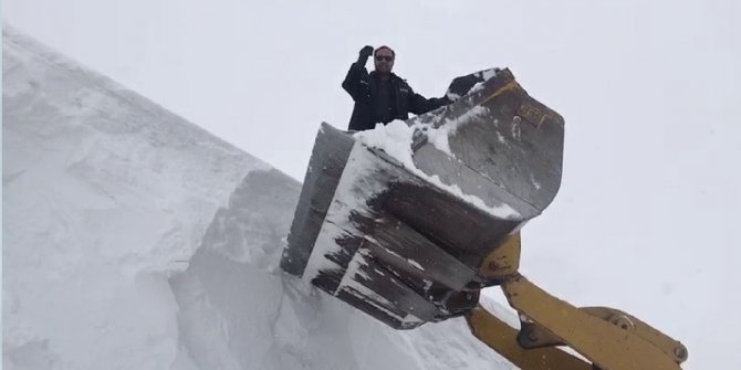 Erzurum'da kar kalınlığı 6 metreyi aştı