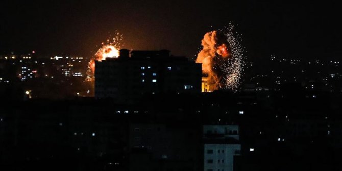 İsrail savaş uçakları Gazze'yi vurmaya devam ediyor