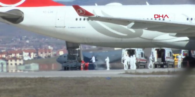 Ankara'da Tahran'dan gelen uçakta koronavirüs alarmı: Uçaktaki 17 yolcu şüpheli...
