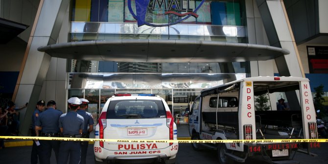 Filipinler'de alışveriş merkezine silahlı saldırı: 30 kişi rehin alındı