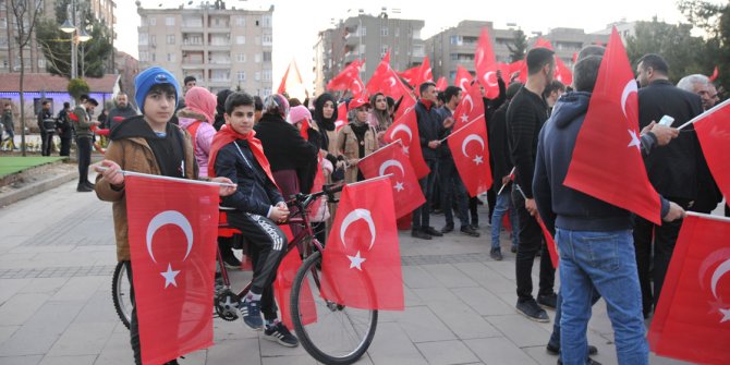 Türkiye Mehmetçik için tek yürek oldu