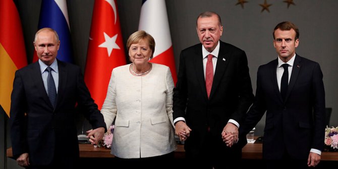 Merkel, Putin'in dörtlü zirve teklifinin kabul etmediğini söyledi