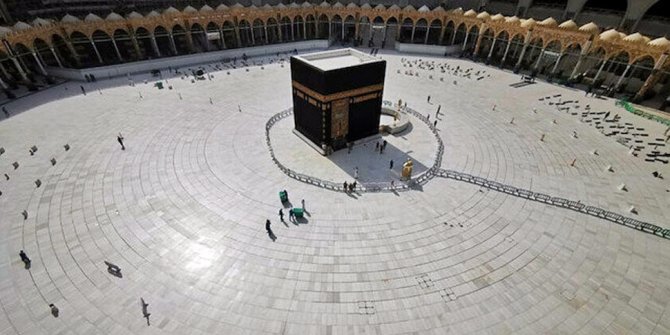 Kabe'de koronavirüs nedeniyle tavaf durdu