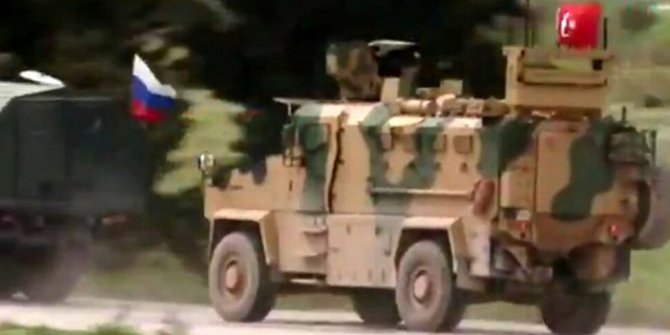Ateşkes anlaşmasının ardından İdlib'de Türk-Rus devriyesi