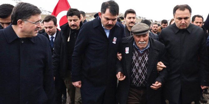 Bakan Kurum'u duygulandıran şehit babası