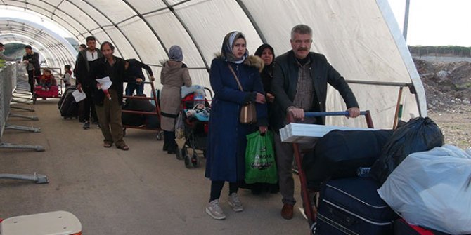 Suriyelilerin, bayram için ülkesine gidişleri sürüyor