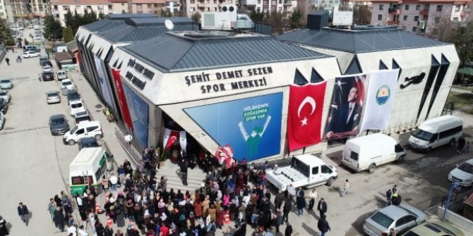 Gölbaşı'nda kadınlara özel spor merkezi açıldı