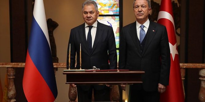 Milli Savunma Bakanı Akar ile Rusya Savunma Bakanı Şoygu telefonda görüştü