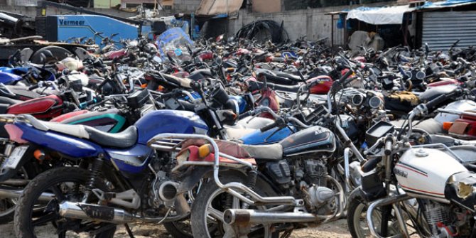 8 milyon liralık servet yediemin otoparkında çürüyor