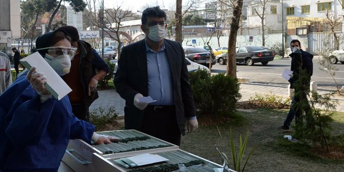 İran'da koronavirüs nedeniyle 2. tur milletvekili seçimleri ertelendi