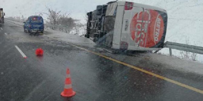 Kırşehir'de yolcu otobüsü devrildi: Çok sayıda yaralı var