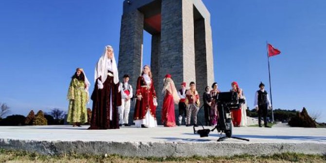 Çanakkale Türküsü 9 dilde seslendirildi