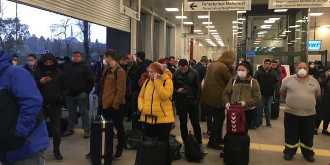 İstanbul'a gelen hızlı trende koronavirüs paniği