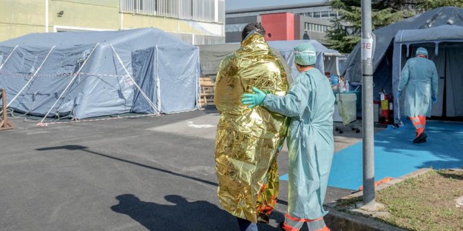 İtalya’da tüm iş yerleri 3 Nisan’a kadar kapatıldı