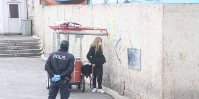 Taksimde hareketli anlar: Karantinadan kaçan kadın yakandı