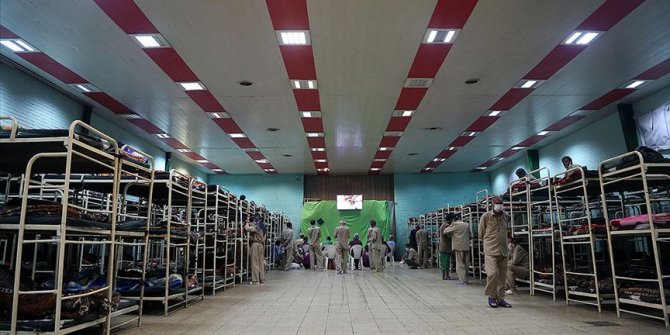 İran'da koronavirüsten ölenleri sayısı artıyor: 24 saatte 127 kişi hayatını kaybetti