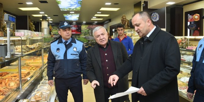 Denetim gerçekleştiren zabıta ekiplerinden Mamak esnafına tam not