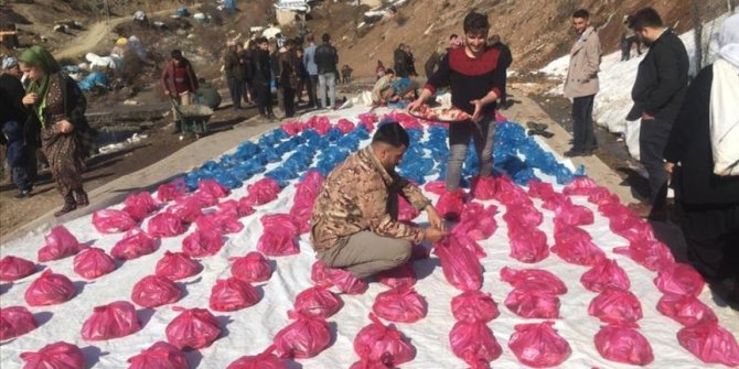 Koronavirüse karşı 180 kurban kesip ihtiyaç sahiplerine dağıttılar