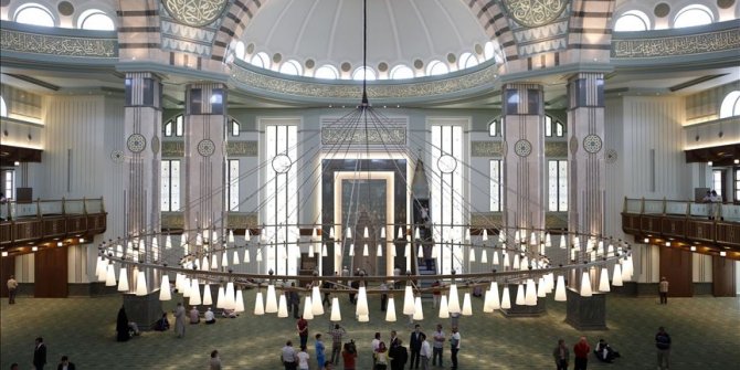 Beştepe Millet Camisi'nde az sayıda katılımla cuma namazı kılınacak