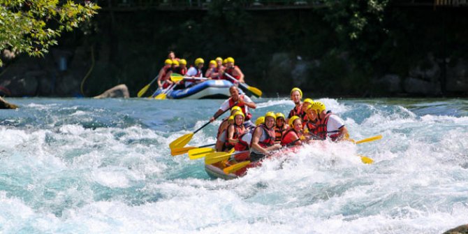 Rafting botları koronavirüs nedeniyle depoda kaldı