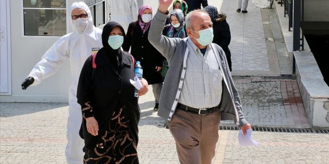 Tahliyeler başladı: Karantina süresi dolan umreciler evlerine gönderildi