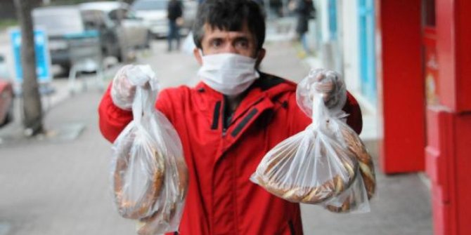 İzmitli simitçiden duygulandıran hareket