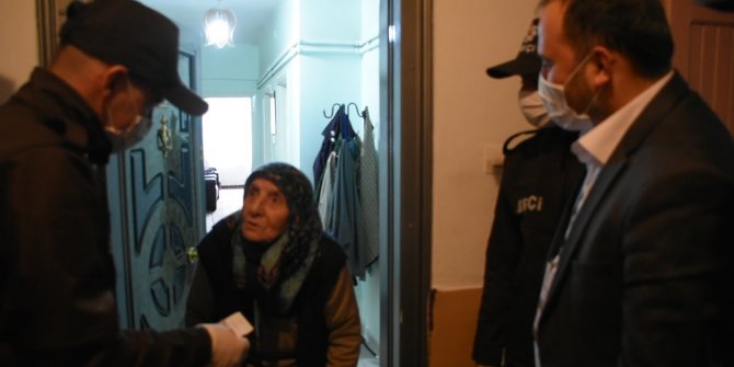 15 Temmuz şehit annesinden Milli Dayanışma Kampanyasına anlamlı destek