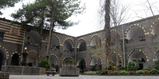 Diyarbakır ve Mardin'deki otellerinin kapısını 'sağlık' çalışanlarına açtı.