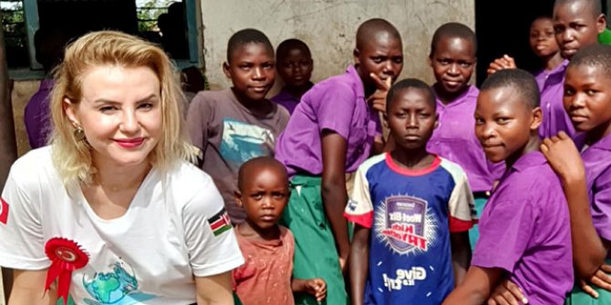 Sevda öğretmen Kenya'da su kuyusu açtırıp, İdlib şehitlerinin adını verdi 