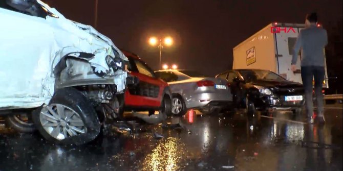 İstanbul'da feci kaza! 10 araç birbirine girdi