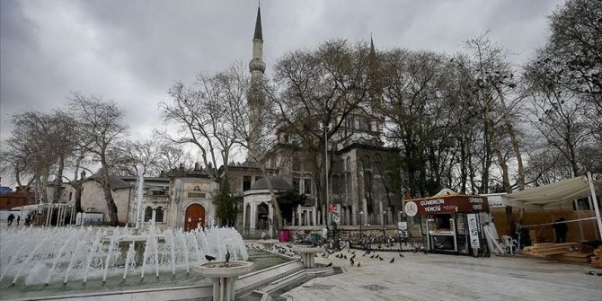 Camilerde cuma vaktinde sessizlik hakimdi
