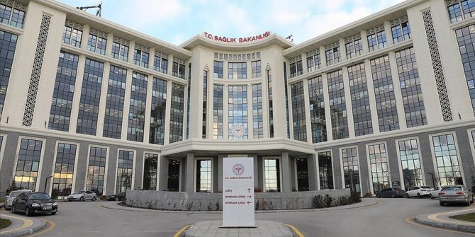 Sağlık Bakanlığı: Türkiye'de Kovid-19 vaka sayısı 27 bin 69 oldu