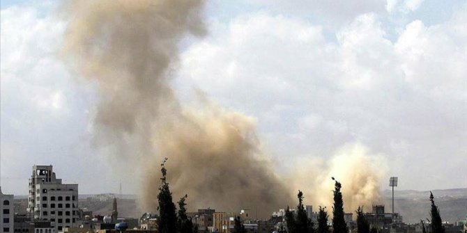 Yemen'e peş peşe hava saldırıları