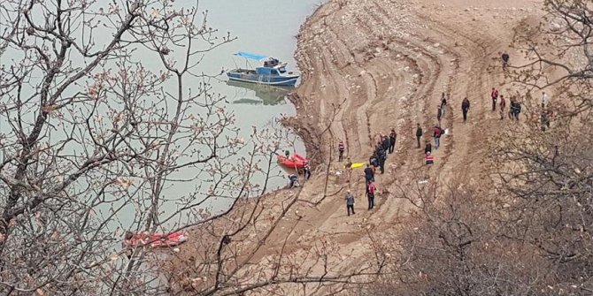 Tunceli'deki Uzunçayır Baraj Gölü'nde ceset bulundu