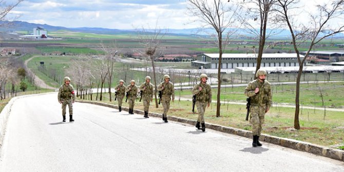 MSB'den 'sosyal mesafe' kuralı paylaşımı