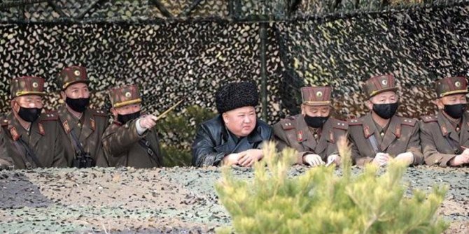 Kuzey Kore, koronavirüsü engelleyen maske geliştirdi
