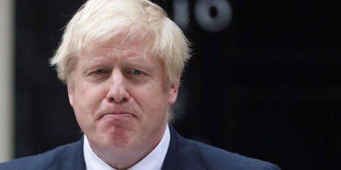 Boris Johnson'a istifa çağrısı: Cezamı ödedim, özür diliyorum