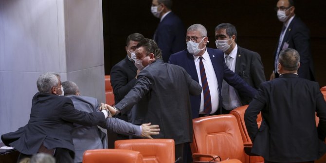 TBMM'de MHP'li ve İyi Parti'li vekiller arasında kavga