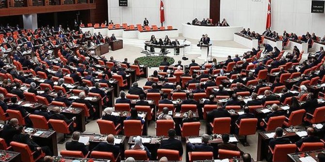 Ve yasalaştı: İş sözleşmesi 3 ay feshedilemeyecek