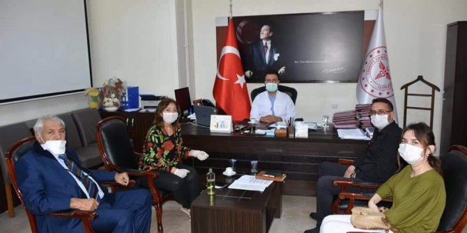 Şehit babasından sağlıkçılara maske desteği