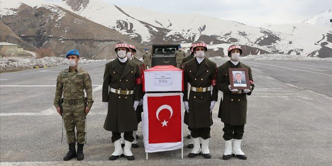 Hakkari'de şehit asker için tören