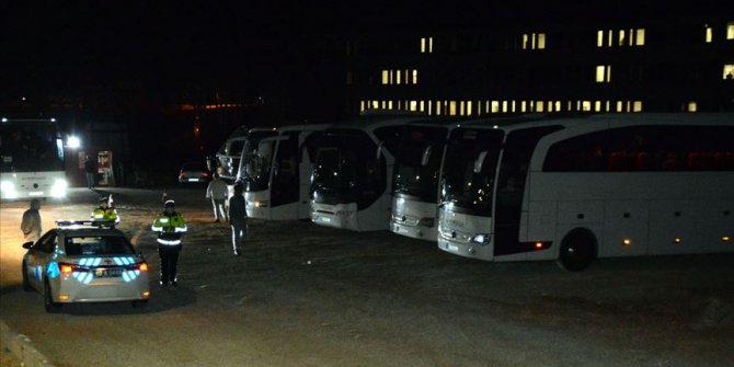 İngiltere'den getirilen 252 kişi gözetim altında tutulacakları yurda yerleştirildi