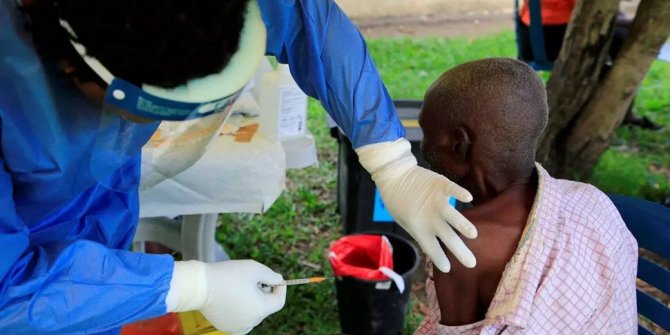 Korona Bitmeden Ebola Hortladı
